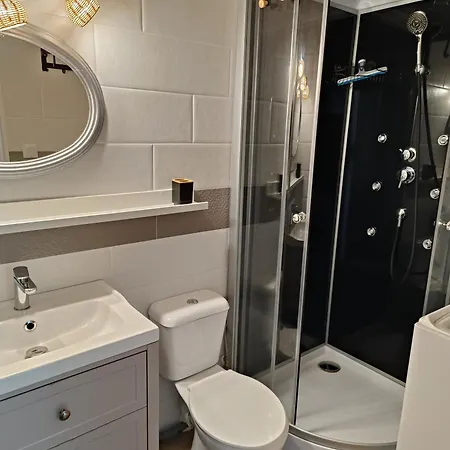 A 50m Terrasse, Clim & Parking Daire