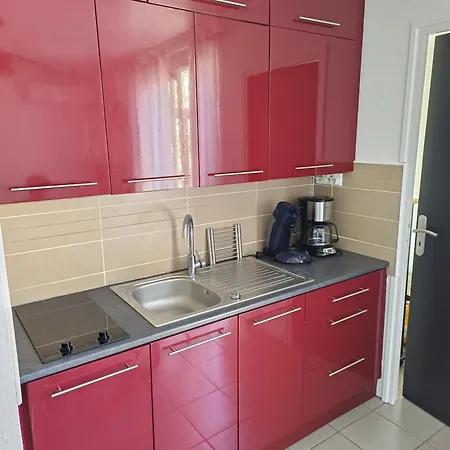 Daire A 50m Terrasse, Clim & Parking